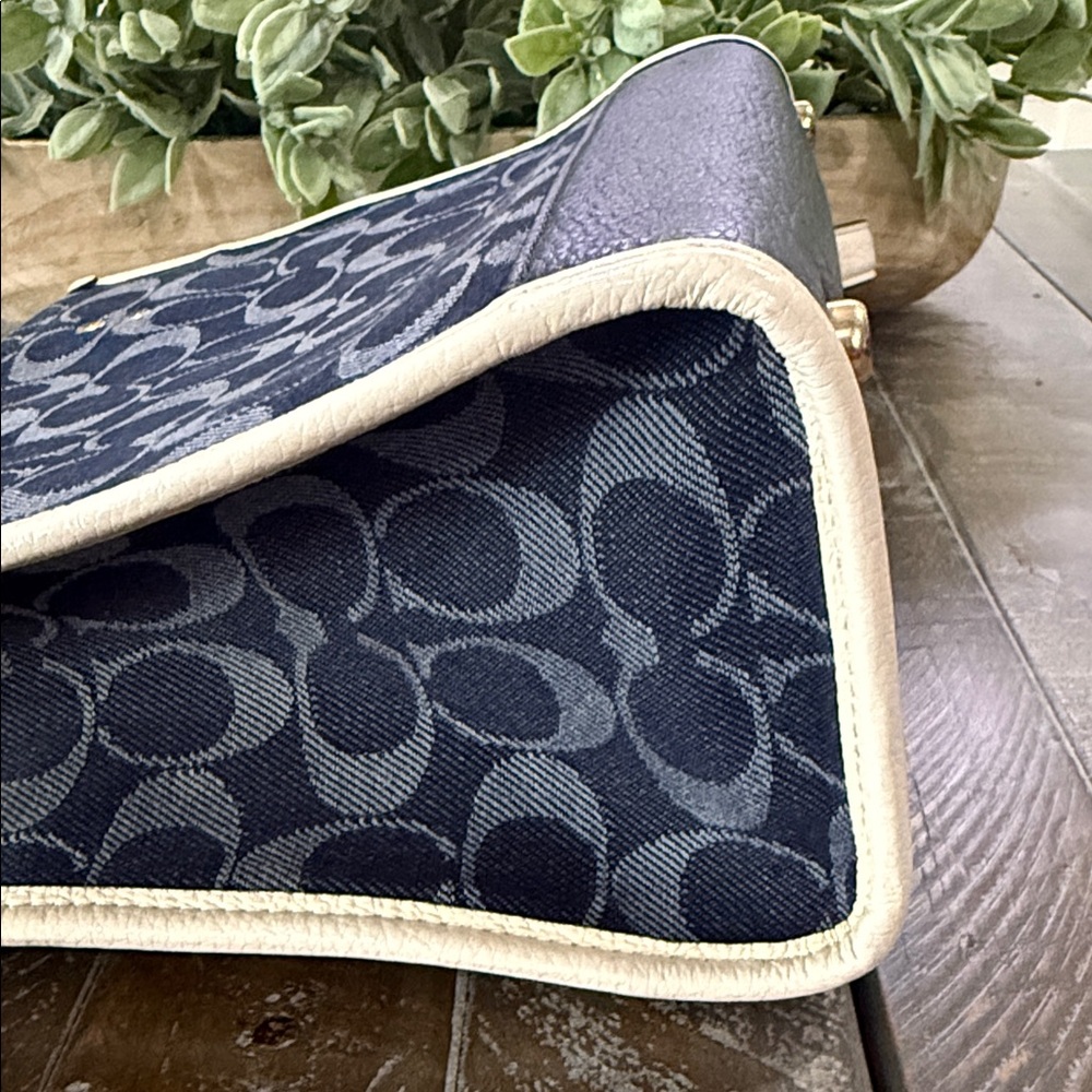 Coach Dempsey 22 Denim Signature Tote + Rare Starfish & Silver Charms - Picture 12 of 16
